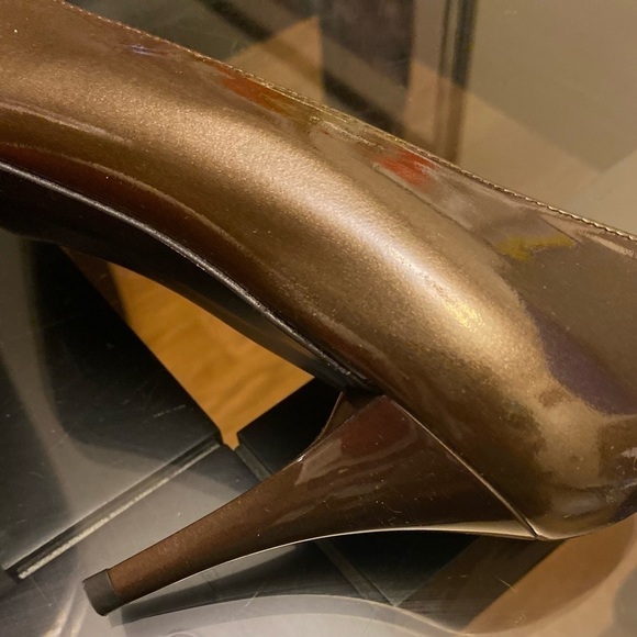 Stuart Weitzman Bronze Pumps-Vintage (Size 10AA) - Picture 6 of 6